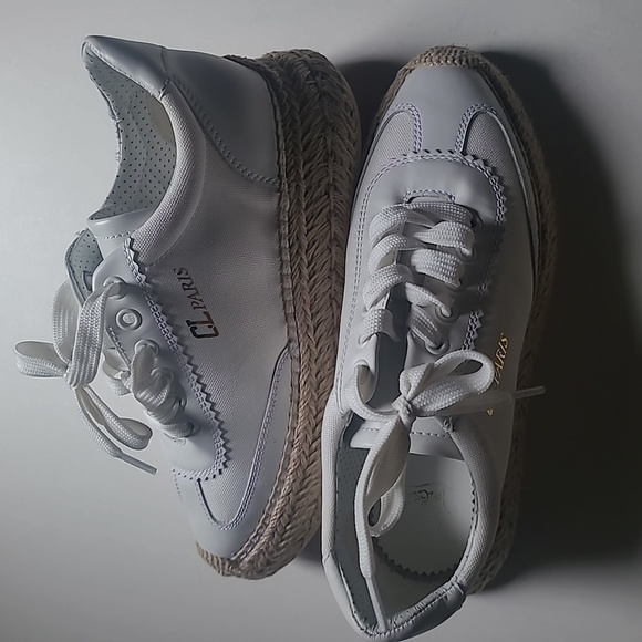 Christian Louboutin - Picture 1 of 8